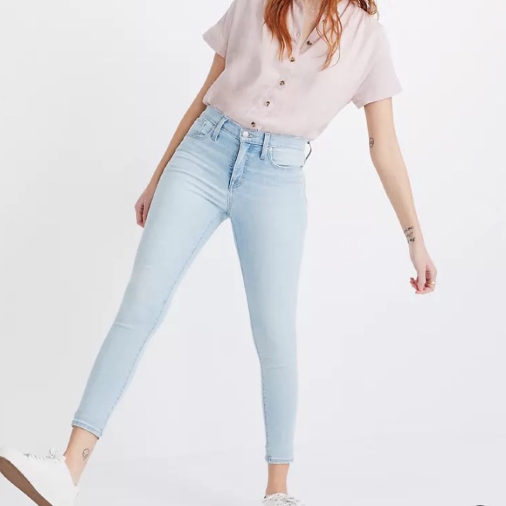 GAP Mid Rise Super Skinny Jeans